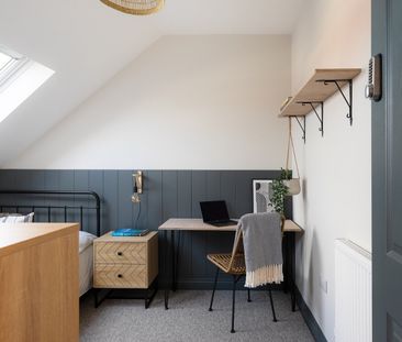 8 Bed Terraced House, Downend Road, BS16 - Photo 3