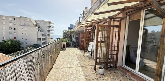 Location Appartement 2 pièces 59m² NICE 06000 - Photo 2