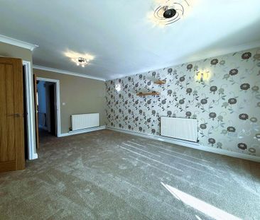 2 bedroom semi-detached house to rent - Photo 3