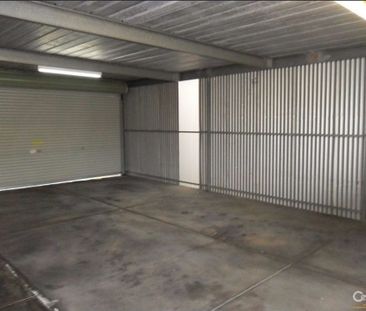 Spacious & Secure Family Home with Gardening Included - Photo 1