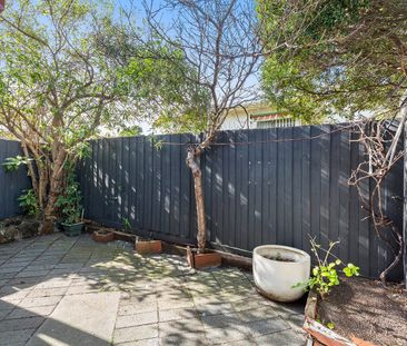 **REGISTER TO INSPECT VIA REALESTATE.COM.AU LINK & PHOTO ID MUST BE... - Photo 3