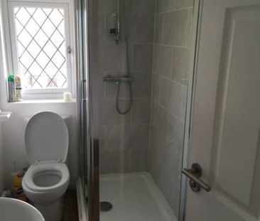 Room in a Shared House, Prince Regent Lane, E13 - Photo 2