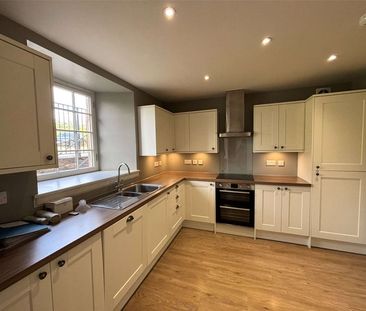 Gorgeous 2-bedroom property in a steading development with uninterr... - Photo 6