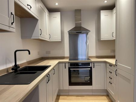 2 bedroom flat to rent - Photo 3