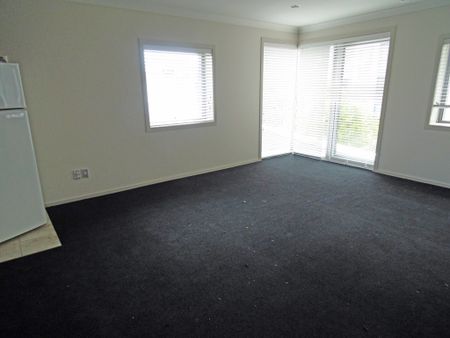 Modern Apartment Located on Fringe of Viaduct - Photo 2