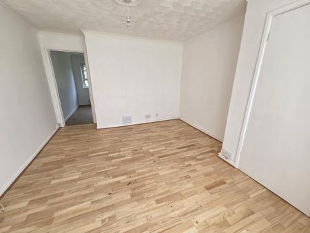 2 bedroom semi-detached house to rent - Photo 2