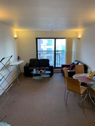2 bedroom flat to rent - Photo 1