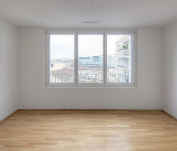 Helle 4.5-Zimmer-Wohnung mit Balkon und Garage in Aarau - Foto 1