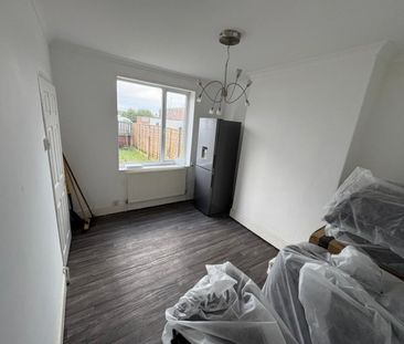 4 bed Terraced - To Let - Photo 3