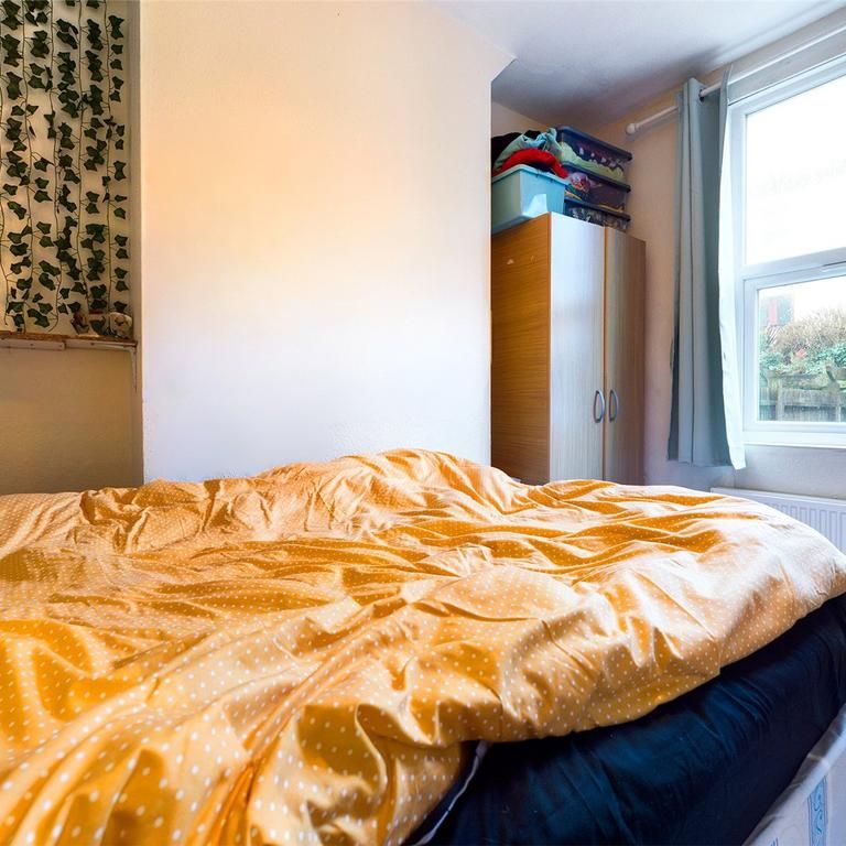 4 bedroom terraced house to rent - Photo 1