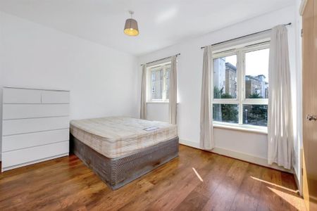 4 bedroom terraced house to rent - Photo 3