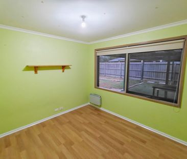 Your New Home Awaits: Spacious 3-Bedroom in Werribee! - Photo 4