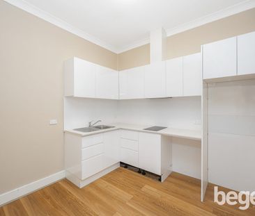 AFFORDABLE & WITHIN WALKING DISTANCE TO HOMEBUSH STATION/VIBRANT SH... - Photo 4