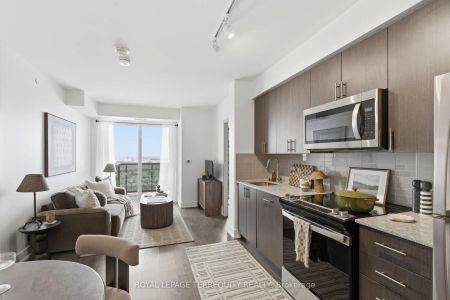 2550 Simcoe Street N #2004 - Photo 4