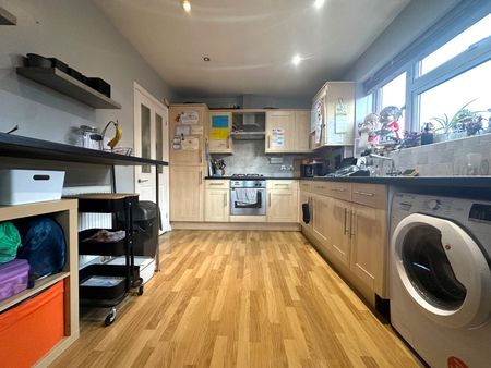 2 bedroom maisonette to rent - Photo 4