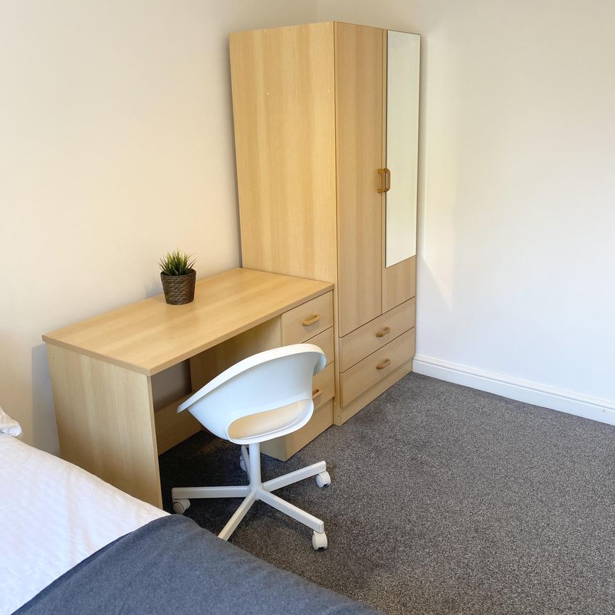 Flat 23, Samara Plaza, LS2 9DU, Leeds - Photo 1