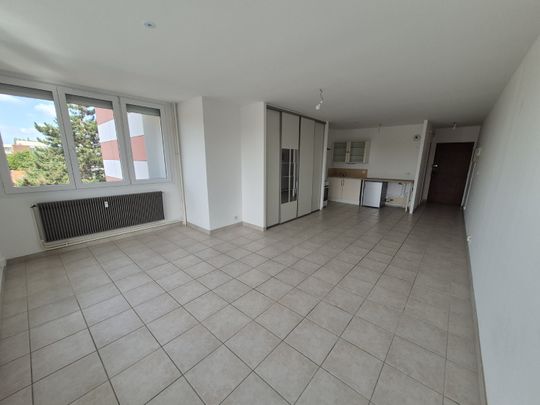 Location Appartement 1 pièce 39m² RONCHIN 59790 - Photo 1