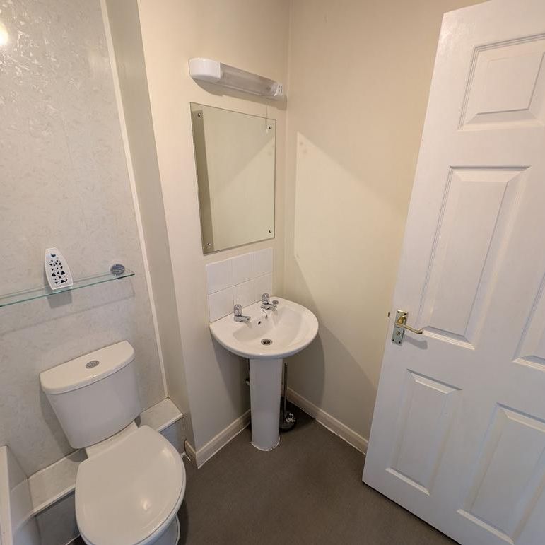 2 bedroom terraced house to rent - Photo 1