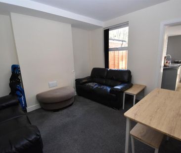 4 bedroom house to rent - Photo 1