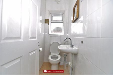 5 bedroom semi-detached house to rent - Photo 4