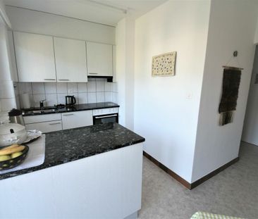 Perfekte Single-Wohnung: neues Bad, grosse Küche, Balkon, helle Zim... - Photo 1