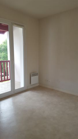 Location Appartement 2 pièces 37m² BOUCAU 64340 - Photo 3