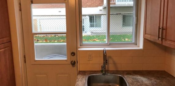 Louer apartment 3 1/2 rent Saint Leonard - Photo 2