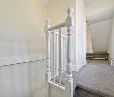 2 bedroom maisonette to rent - Photo 2