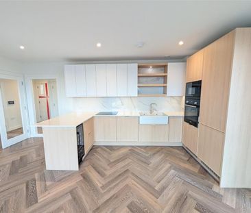 3 bedroom flat to rent - Photo 6