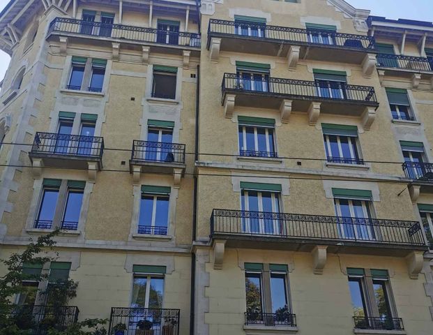 Spacieux appartement dans un immeuble de cachet - Photo 1