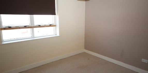 2nd Floor Flat, 6C Thistle Street, AB42 1TD, Peterhead - Photo 2