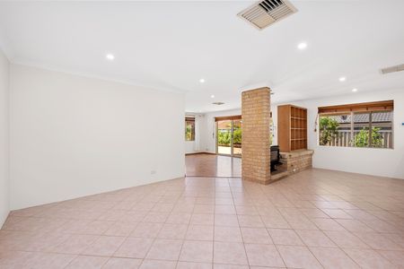 185 Barridale Drive, Kingsley WA 6026 - House For Rent - $850 | Domain - Photo 5