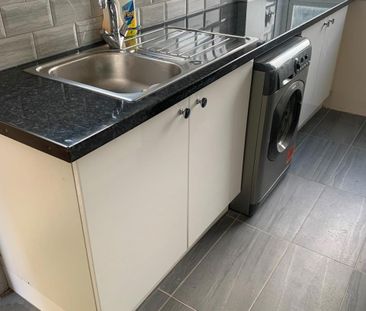 3 Bed Semi-Detached House, Tudor Road, LU3 - Photo 4