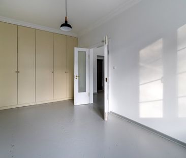 Metro, kamienica, po malowaniu - Photo 4