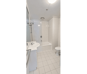 UNFURNISHED - Spacious 2 bedroom apartment! - Photo 6