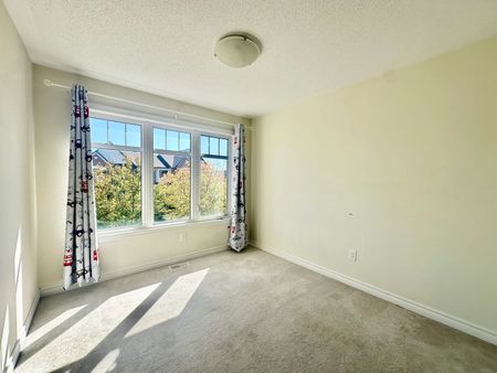 For Lease - 109 Calvington Avenue, Kanata, Ontario - Photo 3