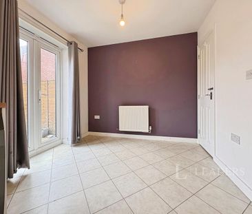 3 bedroom semi-detached house to rent - Photo 2