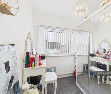 3 bedroom semi-detached house to rent - Photo 6