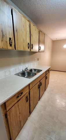 Fantastic Find! Well Maintained Building! Spacious 2 BED Apartment - Photo 3