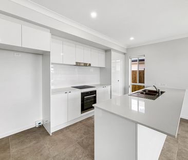 42 Howe Cct, Logan Reserve, Qld 4133 - Photo 6