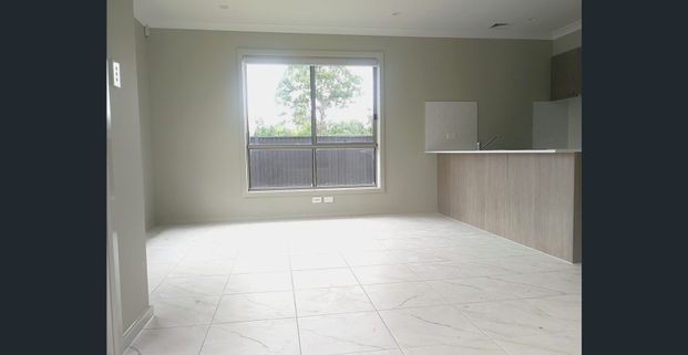 Modern 5-Bedroom Family Home in Bardia - Photo 1