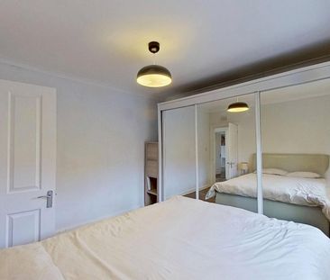 2 bedroom semi-detached house to rent - Photo 6