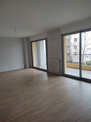 Location Appartement 4 pièces 93m² - Photo 3