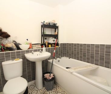 2 Bedroom Apartment - Photo 4