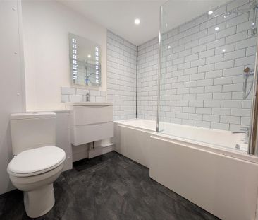 3 bedroom apartment to rent - Photo 4