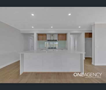 Experience Modern Luxury Living in the Heart of Windermere Estate! - Photo 6