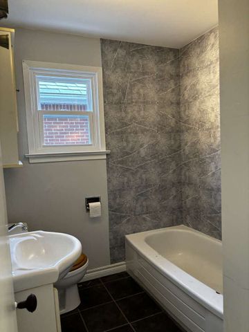 For Lease - 432 Jarvis Street, Oshawa, Ontario - Photo 3