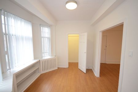 160 Huron Street - Photo 4