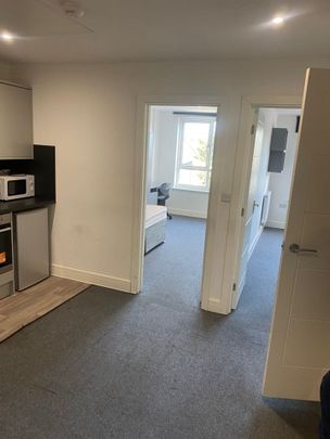 2 Bed Flat, Phoenix Place, BS16 - Photo 1