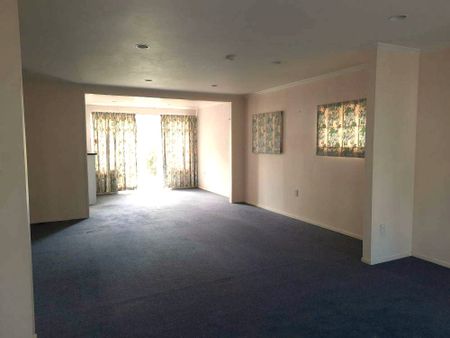 Greenwoods Corner - Photo 2